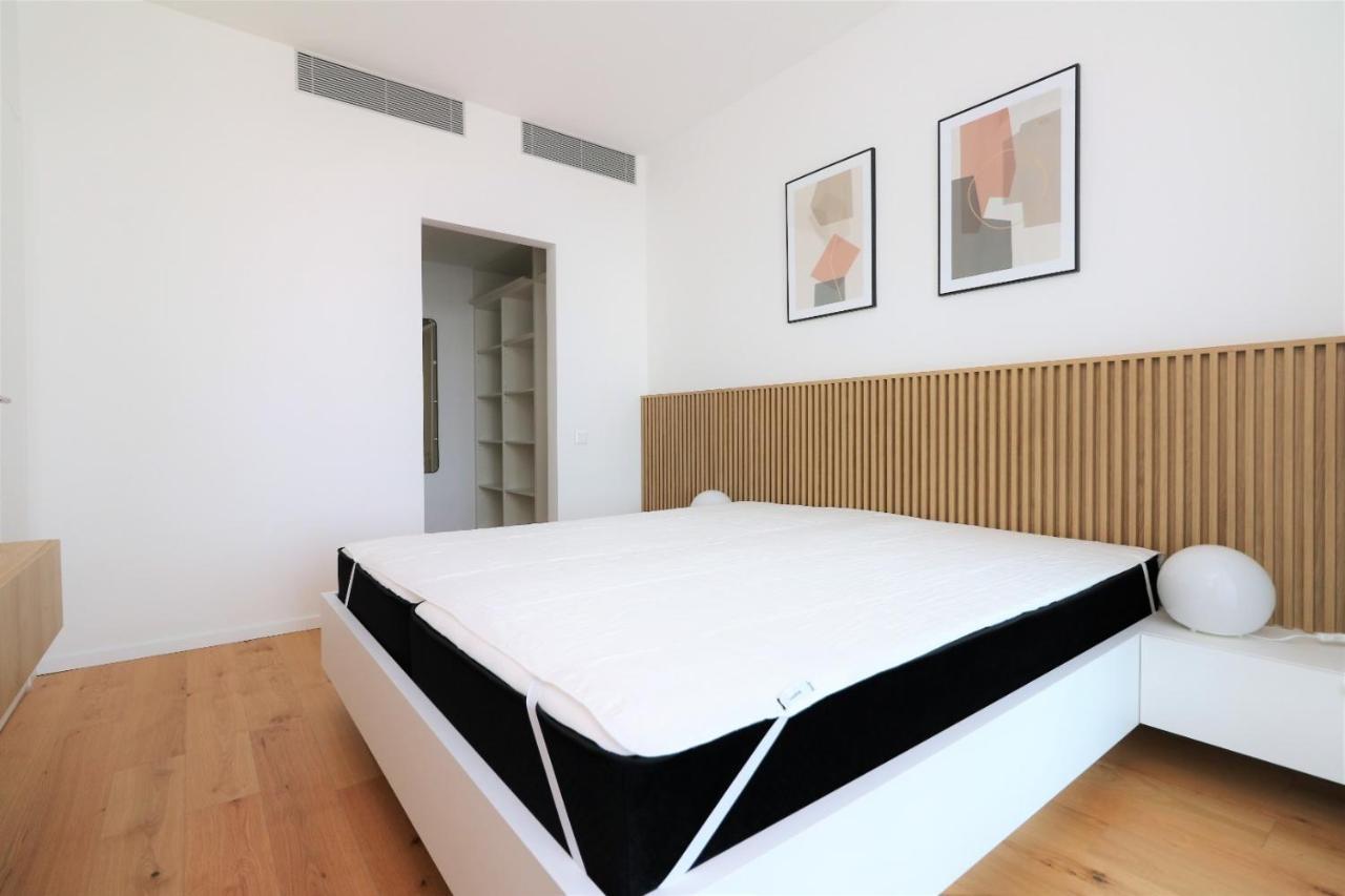 Sky Park New 1-Bedroom Apartment Bratislava Bagian luar foto