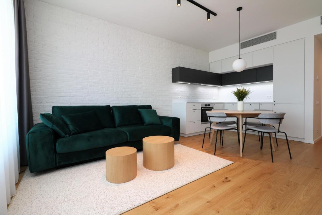 Sky Park New 1-Bedroom Apartment Bratislava Bagian luar foto
